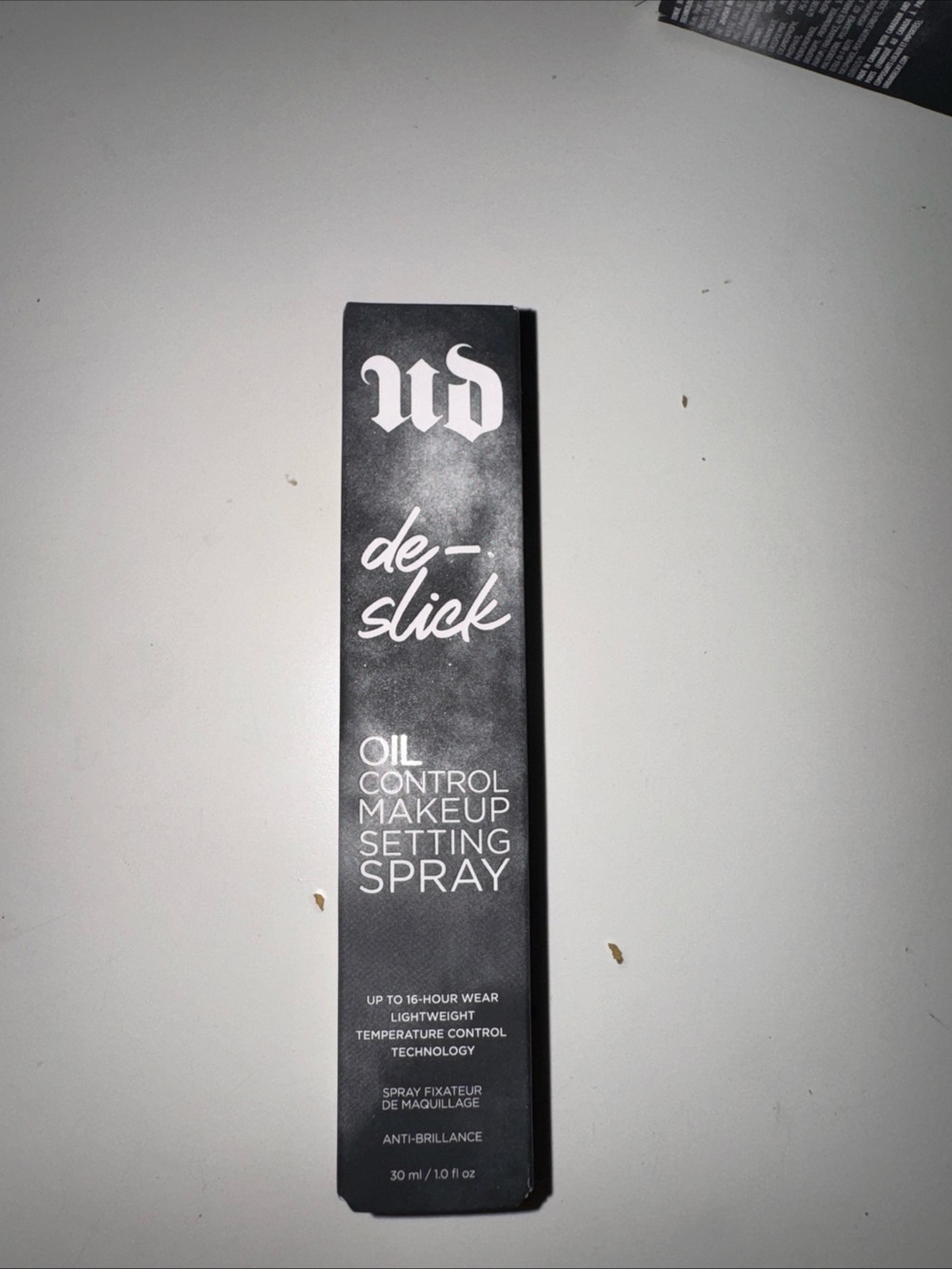 Urban Decay De-Slick Oil Control Makeup Setting Spray — Black